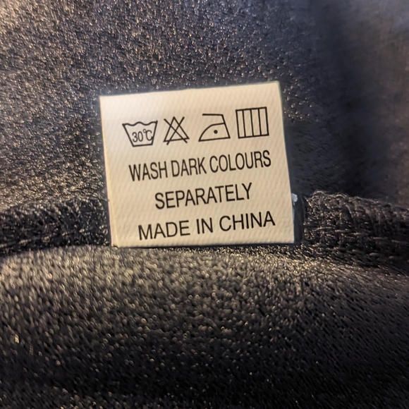 Yathon Ruffle Dress - Picture 12 of 12